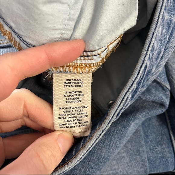 SOFT SURROUNDINGS The Ultimate Denim Relaxed Straight Pull On Jeans 3DH64 - Picture 8 of 9